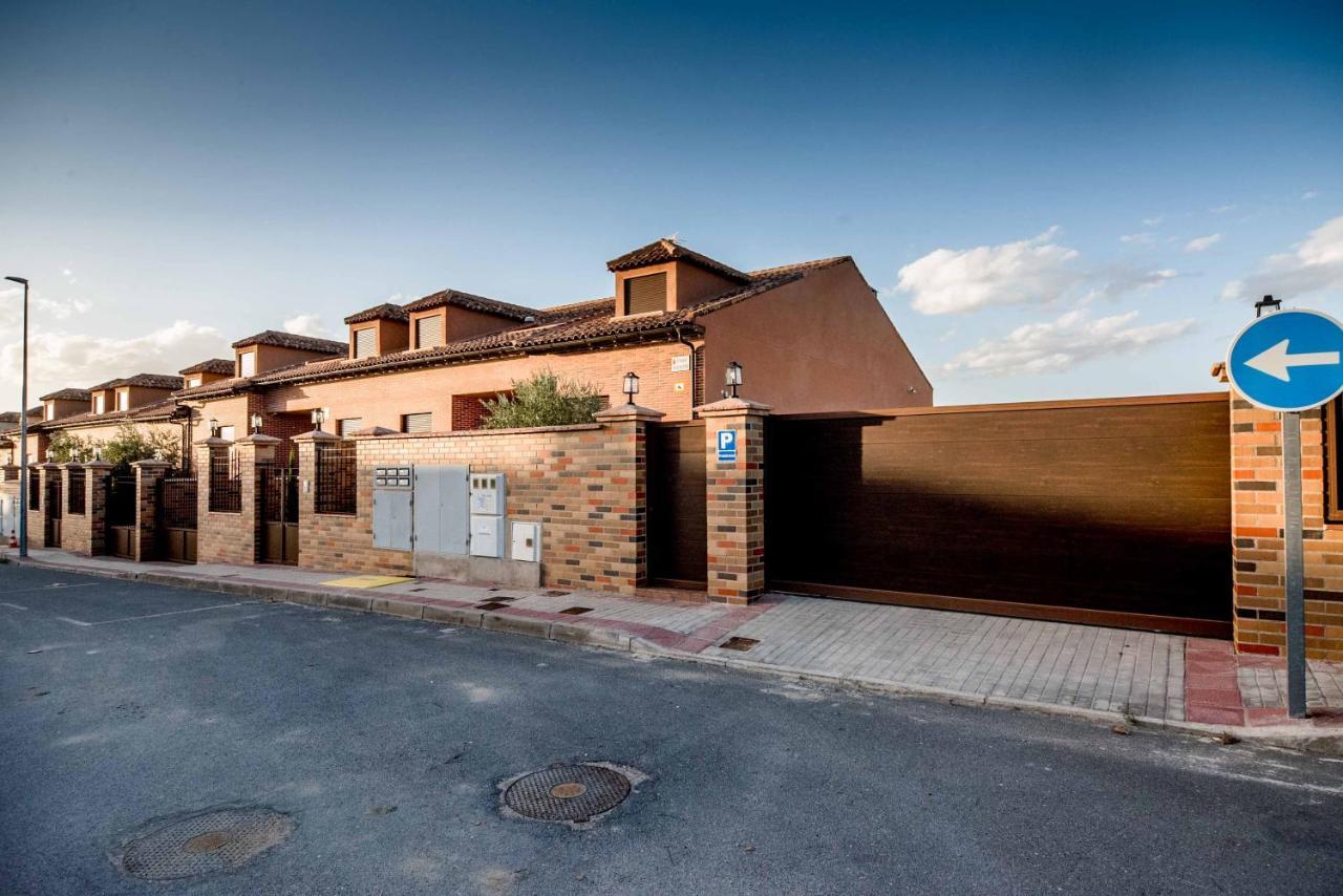 Apartamentos Al Paso De Toledo, Puy Du Fou A 10Km Burguillos de Toledo Luaran gambar